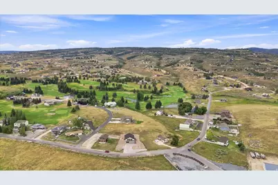 2513 S Country Club Dr, Garden City, UT 84028 - Photo 37