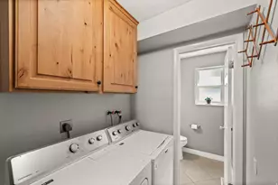 1859 E 4650 S, Holladay, UT 84117 - Photo 9
