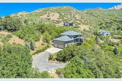 3207 E Canyon Oak Cir S, Sandy, UT 84092 - Photo 3