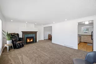1174 Violet Dr, Sandy, UT 84094 - Photo 9