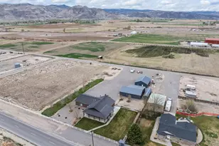 1165 E Austin Dr, Elsinore, UT 84724 - Photo 3