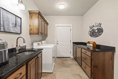 1165 E Austin Dr, Elsinore, UT 84724 - Photo 53