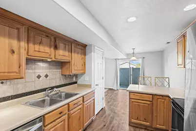 652 W 800 N #45, Clinton, UT 84015 - Photo 9