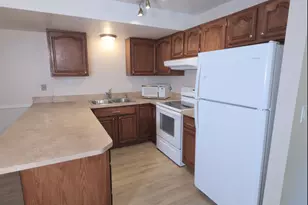 1677 N Hickory Ln W, Provo, UT 84604 - Photo 5