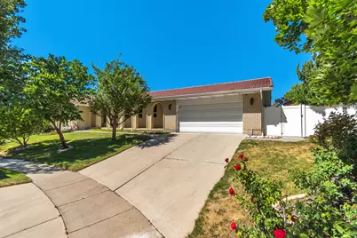 1602 Nicklaus Cir, Sandy, UT 84092 - Photo 3