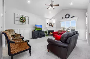 2639 W Pebble Creek Ln N, Lehi, UT 84043 - Photo 5