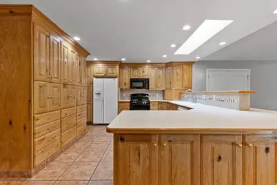 897 E Elm St, Layton, UT 84041 - Photo 11