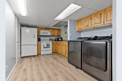 897 E Elm St, Layton, UT 84041 - Photo 23