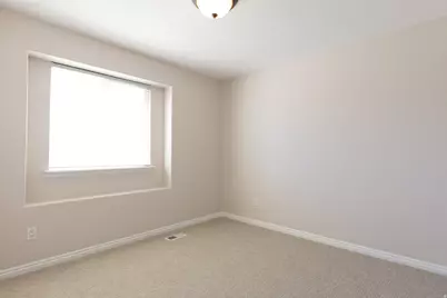 763 N Canterburry Ct E, Saratoga Springs, UT 84045 - Photo 9