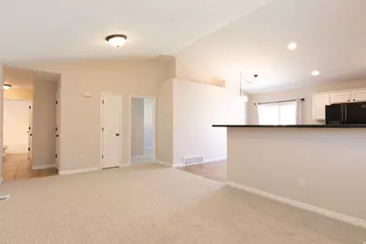 763 N Canterburry Ct E, Saratoga Springs, UT 84045 - Photo 5