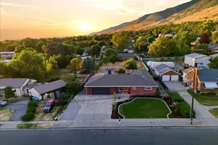 555 E Pages Ln, Centerville, UT 84014 - Photo 5