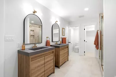 555 E Pages Ln, Centerville, UT 84014 - Photo 31