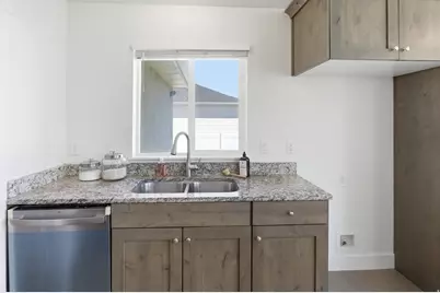 2467 W 3375 S, West Haven, UT 84401 - Photo 17