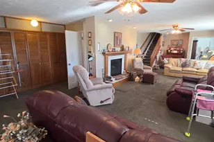 1398 N Oakridge Dr, Centerville, UT 84014 - Photo 15