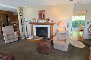 1398 N Oakridge Dr, Centerville, UT 84014 - Photo 17