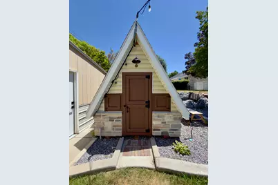 717 S 1100 E, Pleasant Grove, UT 84062 - Photo 47
