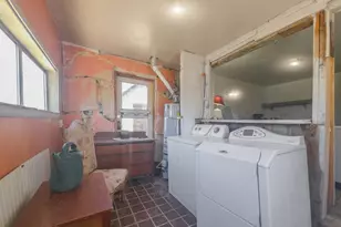 303 N 200 W, Emery, UT 84522 - Photo 21