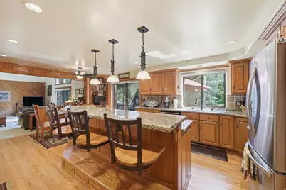 12144 S Mountain Shadow Rd E, Sandy, UT 84092 - Photo 17