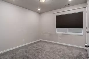 8699 S Diamond Dove Dr, West Jordan, UT 84088 - Photo 17