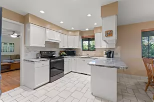 1584 S Sunset Oaks Dr, Salt Lake City, UT 84108 - Photo 11