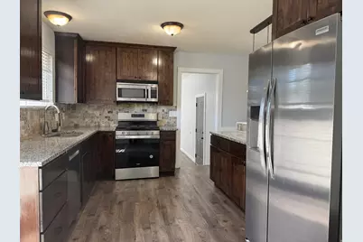 9892 S Roseboro Rd E, Sandy, UT 84092 - Photo 11