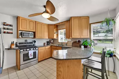 751 N Robins Ave E, Ogden, UT 84404 - Photo 9