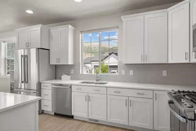 1436 W Valley Dr, Lindon, UT 84042 - Photo 11