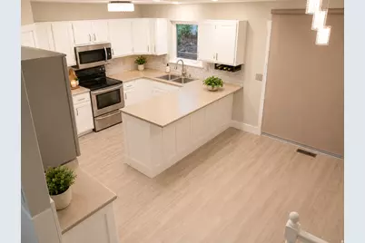 8651 S Harvard Park Dr, Sandy, UT 84094 - Photo 17