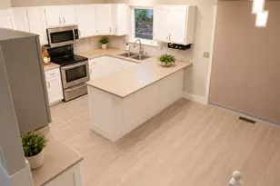 8651 S Harvard Park Dr, Sandy, UT 84094 - Photo 17