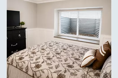 8651 S Harvard Park Dr, Sandy, UT 84094 - Photo 43