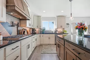 1027 W Seasons View Ct, Lehi, UT 84048 - Photo 7