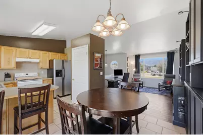 5335 S 4250 W, Roy, UT 84067 - Photo 9