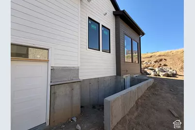 1290 W Caribou Ct, Pleasant View, UT 84414 - Photo 21