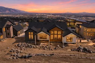 1290 W Caribou Ct, Pleasant View, UT 84414 - Photo 3