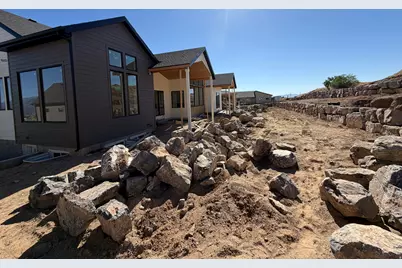 1290 W Caribou Ct, Pleasant View, UT 84414 - Photo 23