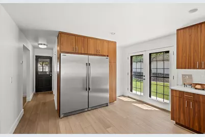8065 S Over Hill Cir, Cottonwood Heights, UT 84121 - Photo 5
