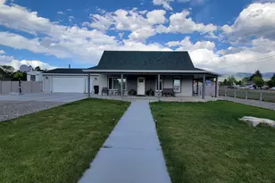 386 N 300 W, Mount Pleasant, UT 84647 - Photo 1