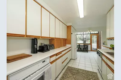 2074 E Michigan Ave, Salt Lake City, UT 84108 - Photo 17