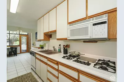 2074 E Michigan Ave, Salt Lake City, UT 84108 - Photo 19