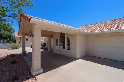 1740 Tamarisk Dr, Santa Clara, UT 84765 - Photo 11