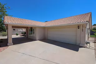 1740 Tamarisk Dr, Santa Clara, UT 84765 - Photo 9