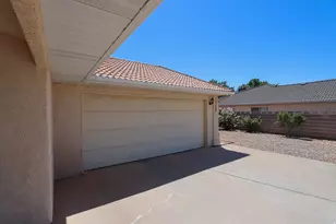 1740 Tamarisk Dr, Santa Clara, UT 84765 - Photo 13