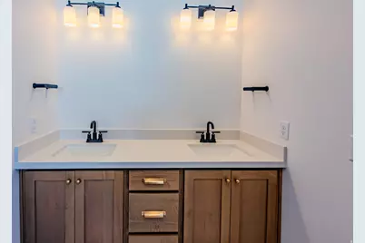 1063 W Chokecherry St, Saratoga Springs, UT 84045 - Photo 9