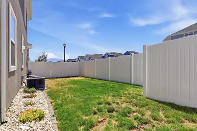 7077 N Spring Hill Ln, Eagle Mountain, UT 84005 - Photo 27