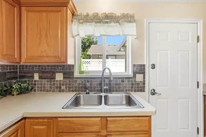 294 N Mountain View Ln W, Providence, UT 84332 - Photo 9