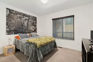 9147 S Jefferson Pl, Sandy, UT 84070 - Photo 9