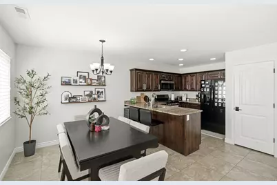 1064 W 2050 S, Syracuse, UT 84075 - Photo 9