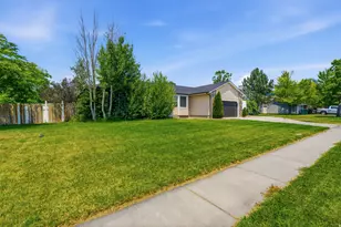 5586 W 10130 N, Highland, UT 84003 - Photo 3