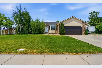 5586 W 10130 N, Highland, UT 84003 - Photo 1