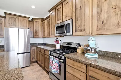 7145 N Ridge Rd W, Lake Point, UT 84074 - Photo 15